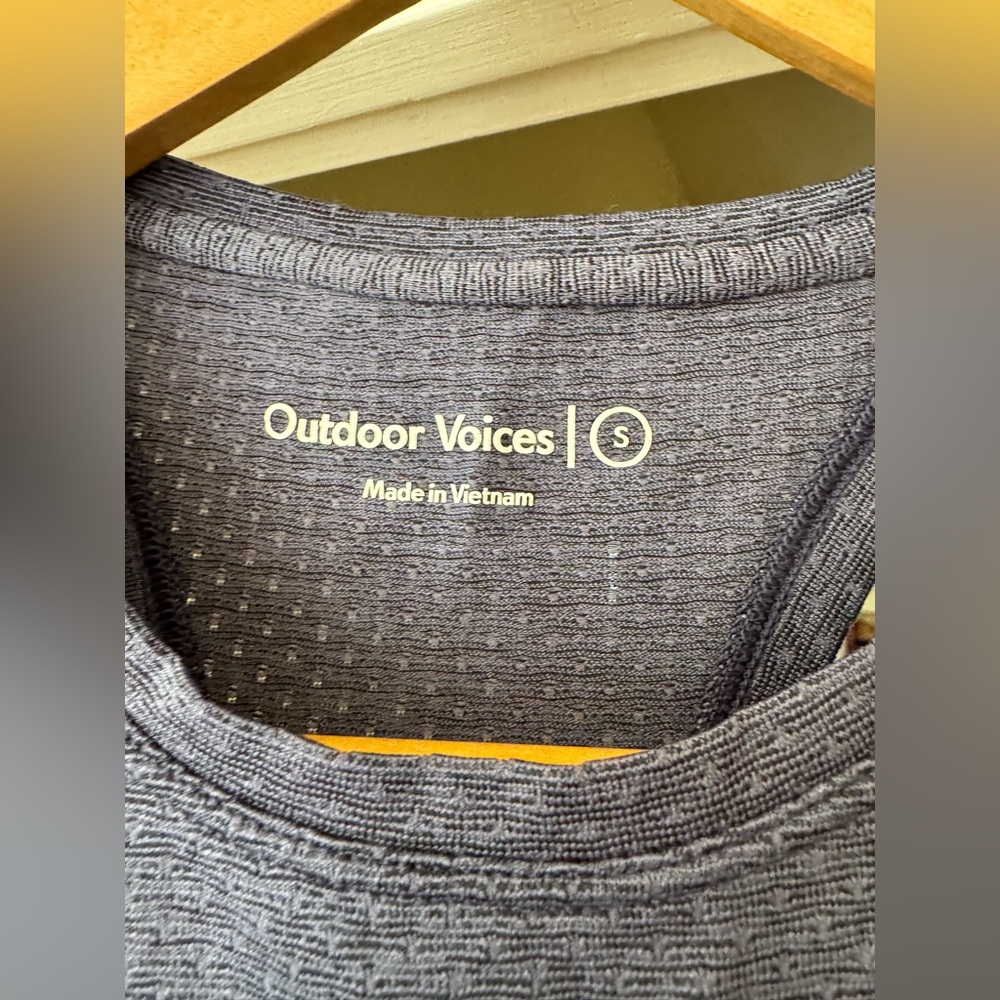 OUTDOOR VOICES mesh tank in blue